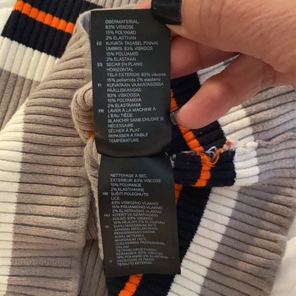 H&M Off-the-shoulder top - Mole/Striped EUC. - Picture 15 of 17